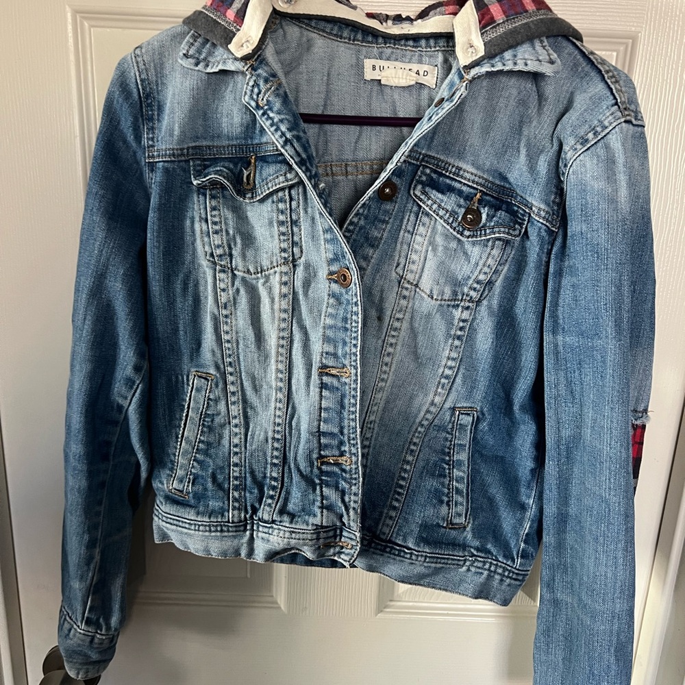 Bullhead Women's Light Blue Denim Jacket with Plaid Hood